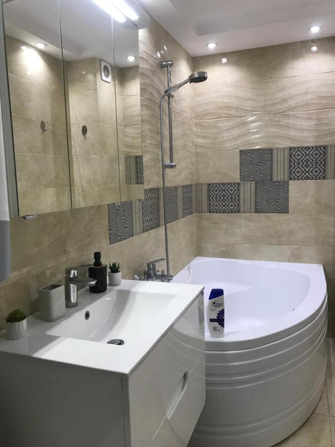 Vio Apartment Bukares Bagian luar foto